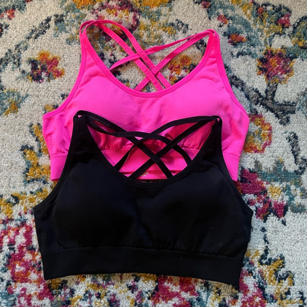 2 NWOT SHEIN Sport Bras Size Medium